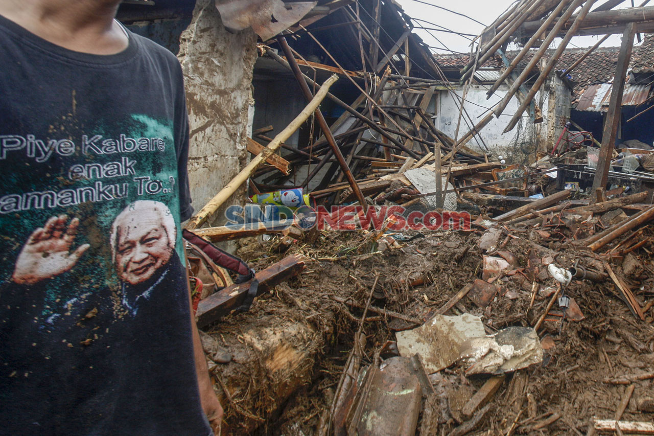 Luluh Lantak, Banjir...