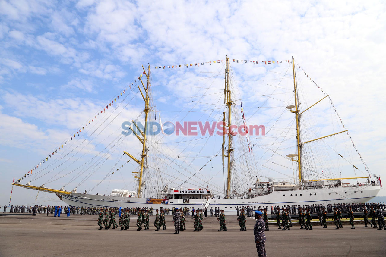 KRI Bima Suci Laksanakan...