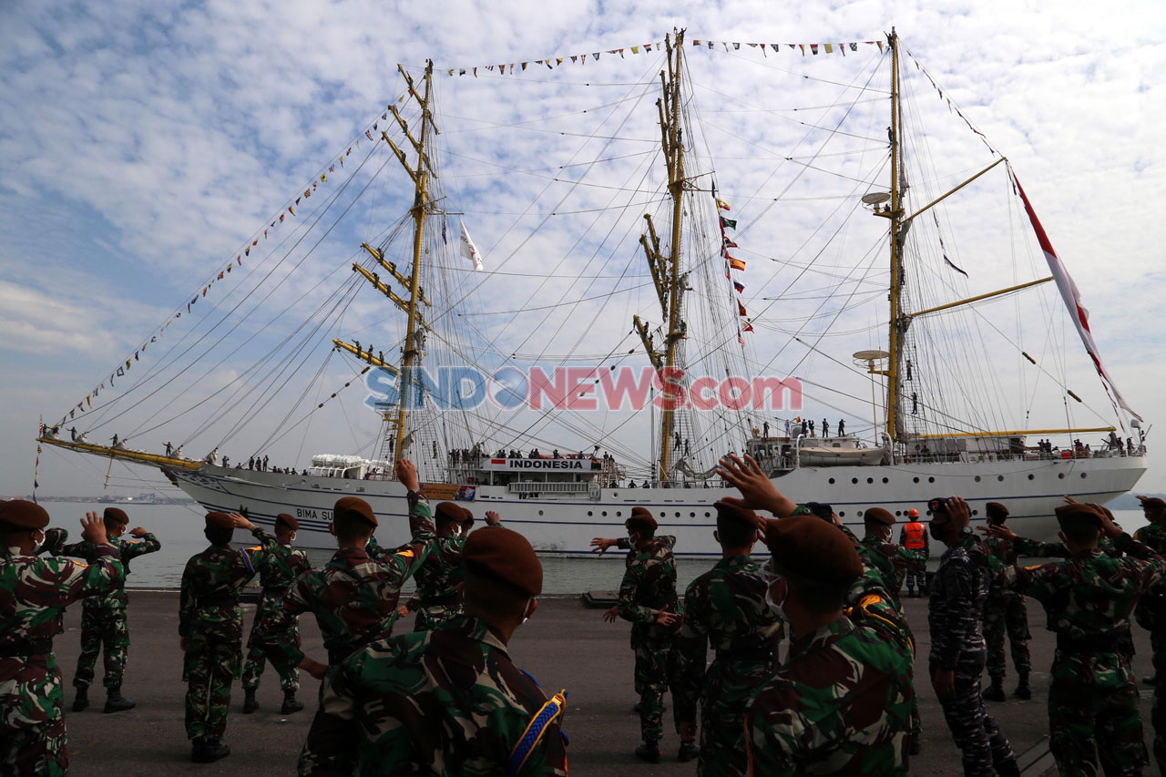 KRI Bima Suci Laksanakan...