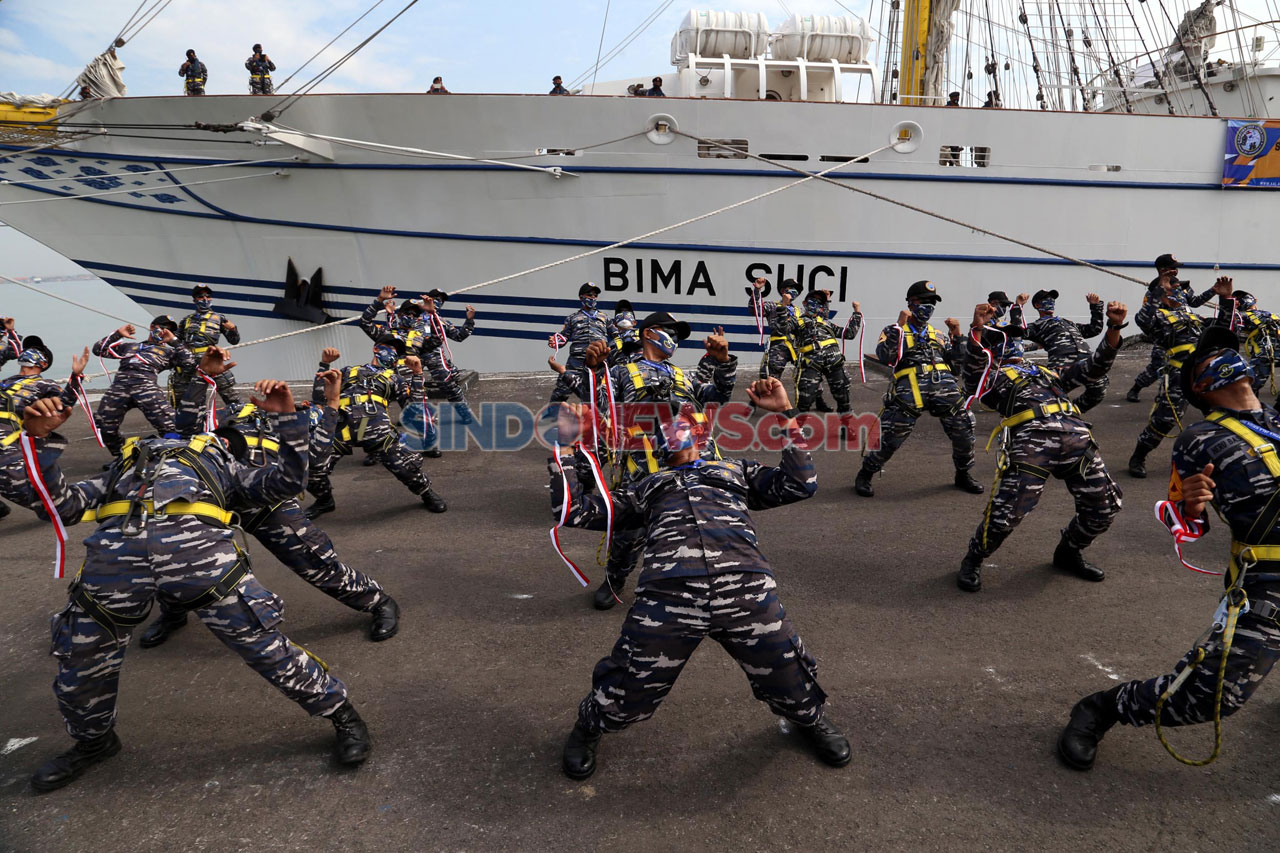 KRI Bima Suci Laksanakan...
