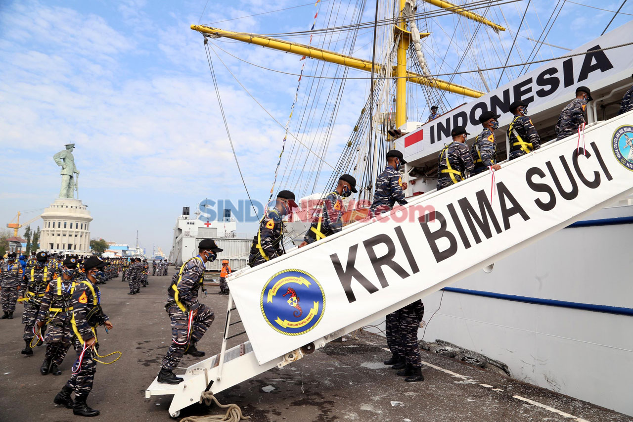 KRI Bima Suci Laksanakan...
