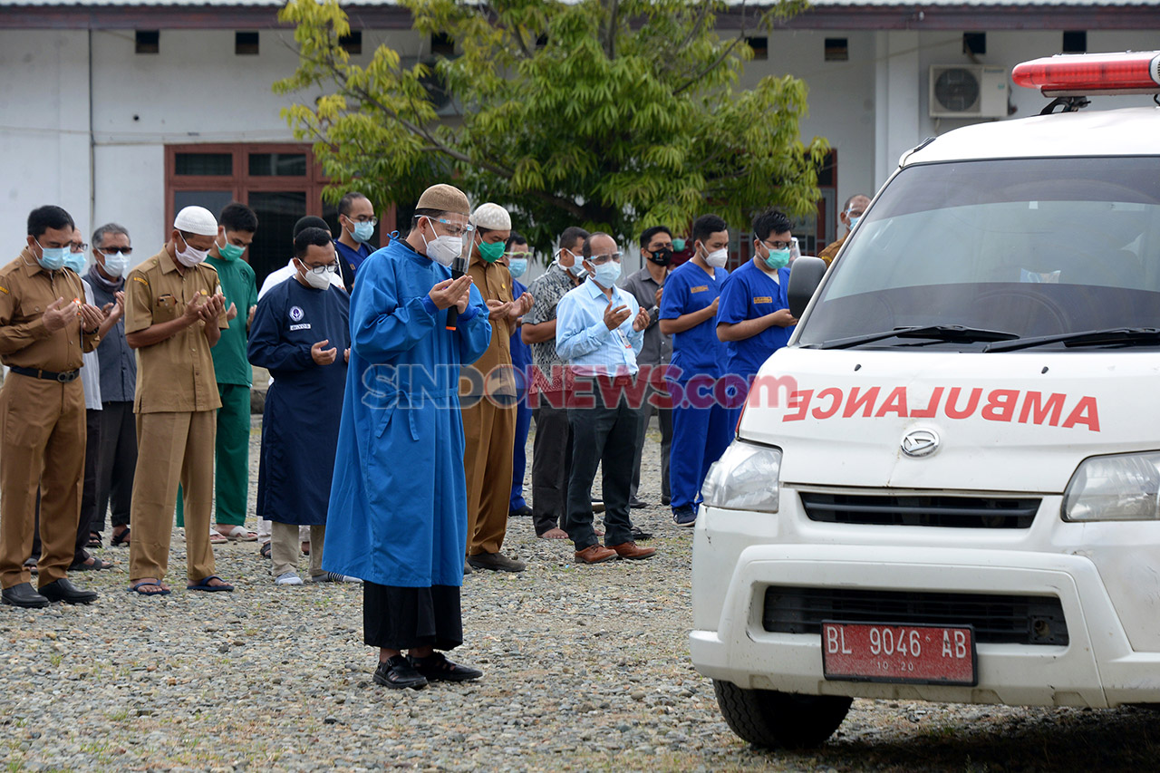 Shalat Jenazah Dokter...