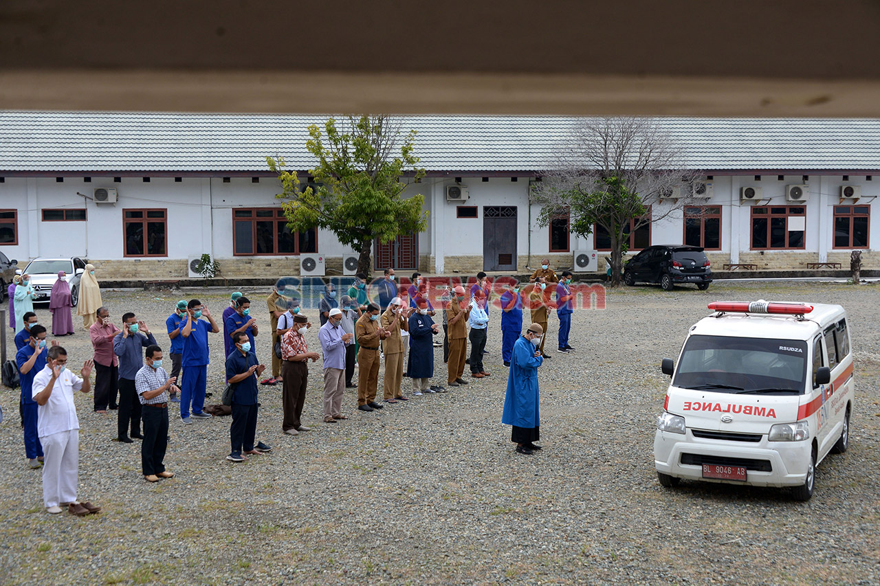 Shalat Jenazah Dokter...