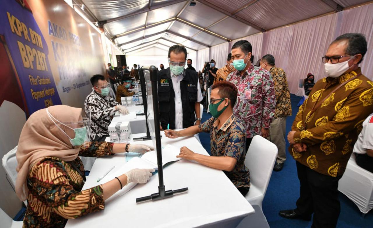 BTN Gelar Akad Perdana...