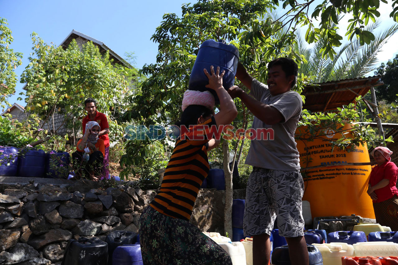 Kekeringan Landa Desa...