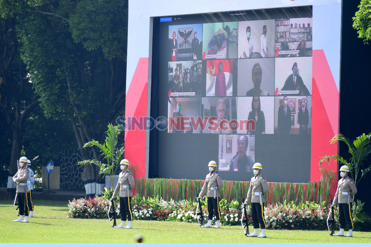 Presiden Pimpin Upacara...