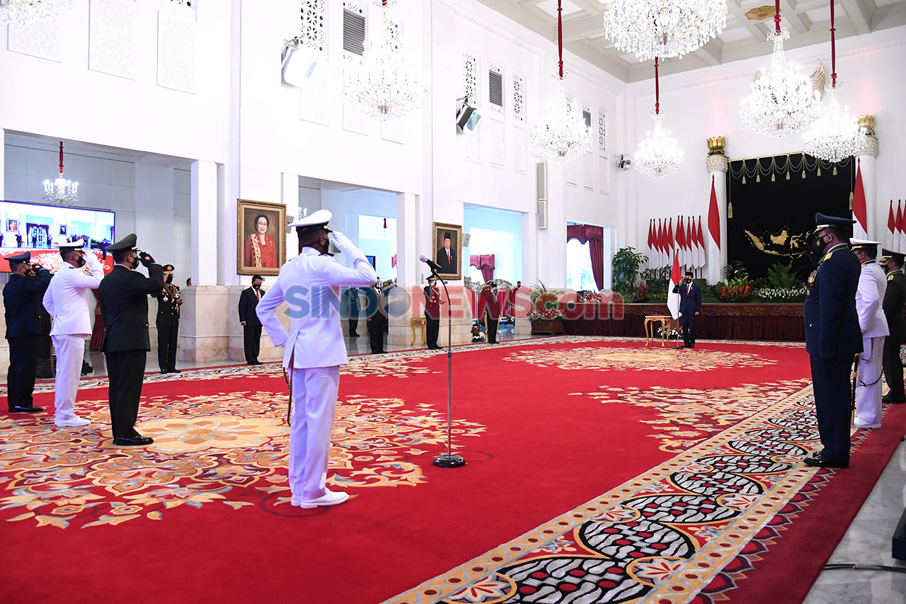 Presiden Pimpin Upacara...