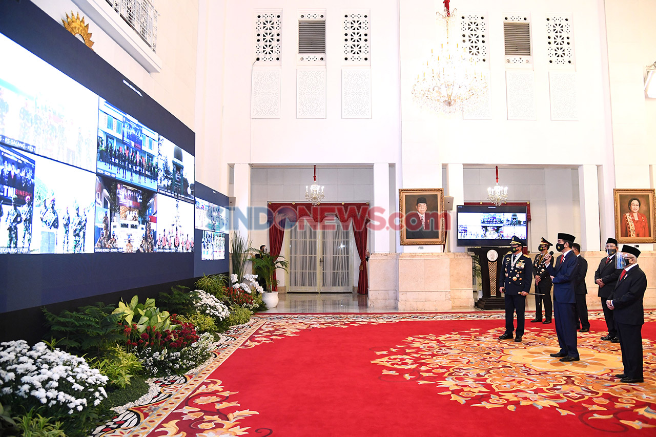Presiden Pimpin Upacara...