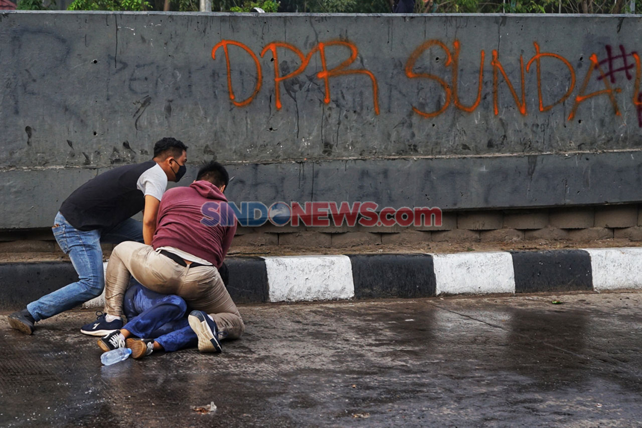 Terlibat Bentrok, Polisi...