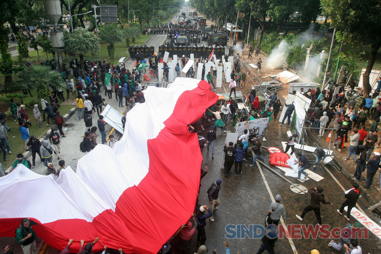 Demo Memanas di Patung...