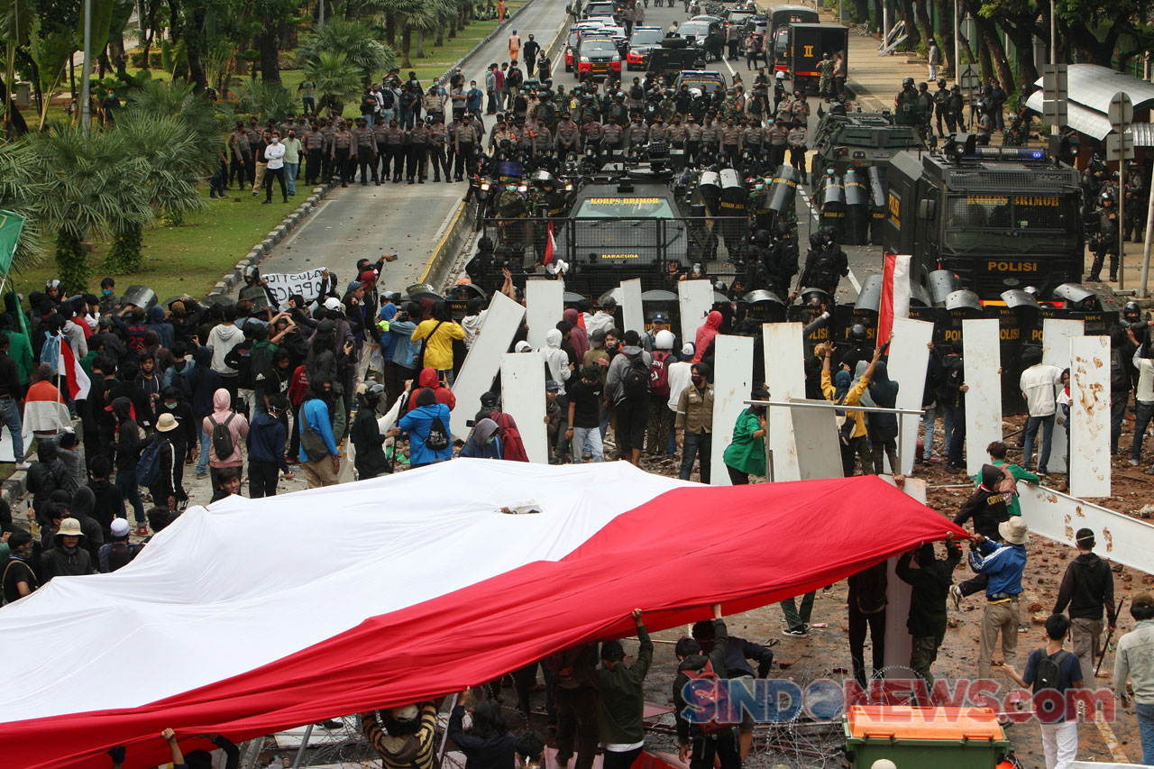 Demo Memanas di Patung...