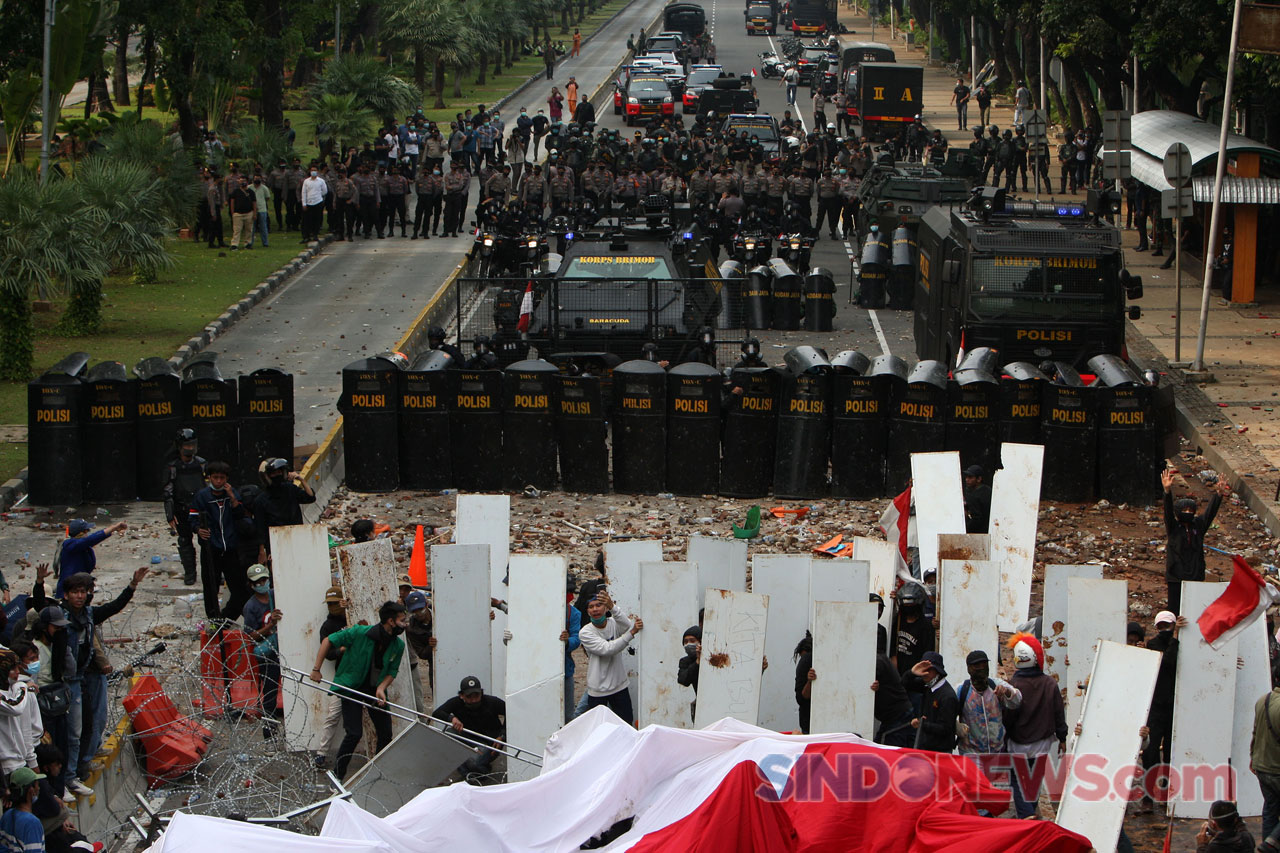 Demo Memanas di Patung...