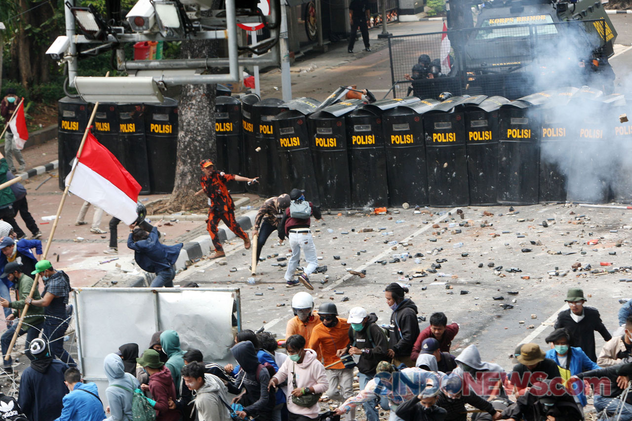 Demo Memanas di Patung...