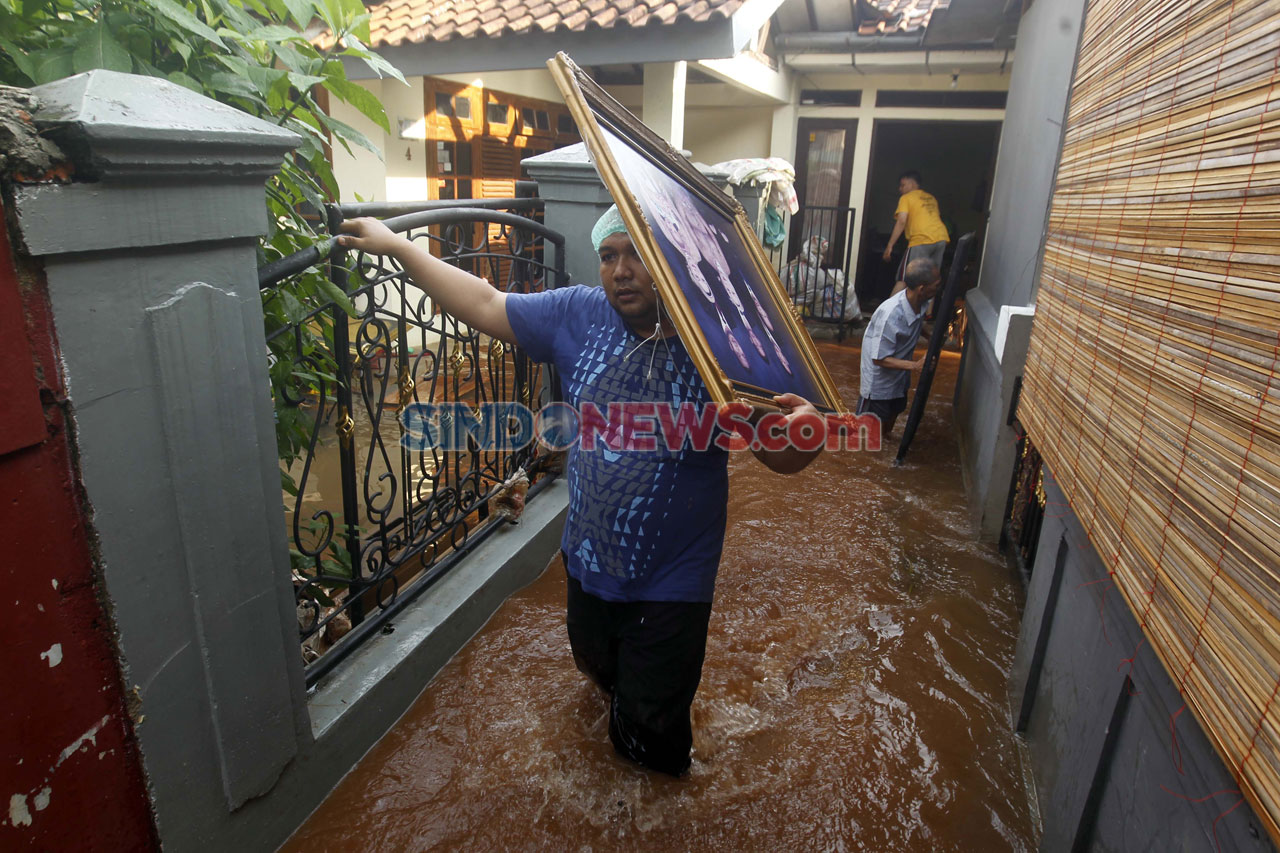 Longsor dan Banjir Ciganjur,...