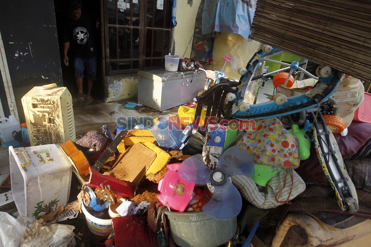 Longsor dan Banjir Ciganjur,...