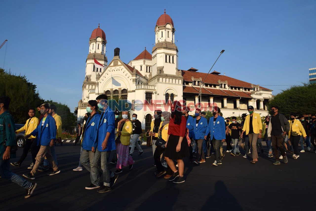 Ratusan Mahasiswa Semarang...
