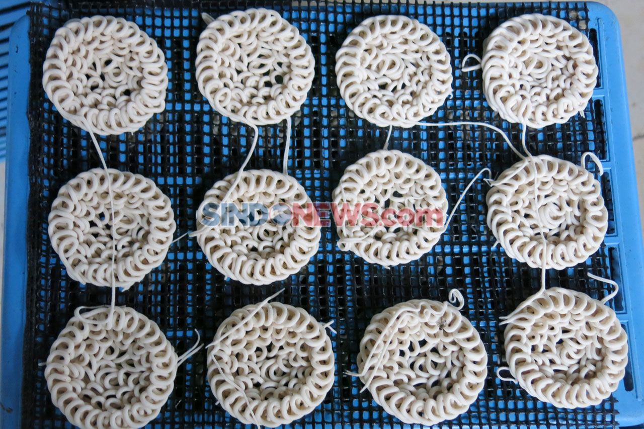 Industri Kerupuk Tetap...