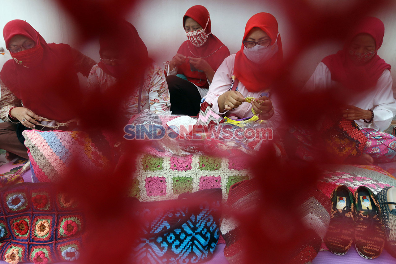 Masker Rajut Berlapis...