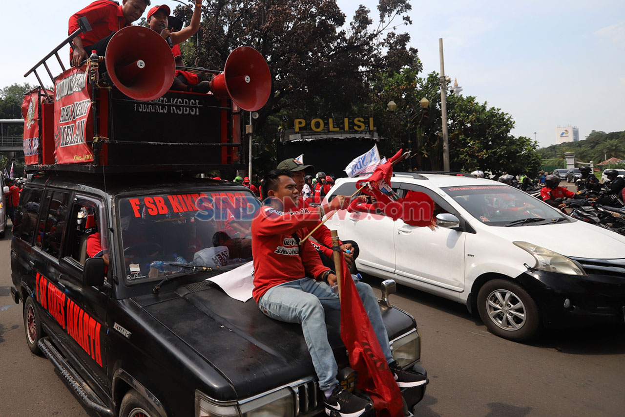 Buruh Kembali Gelar...