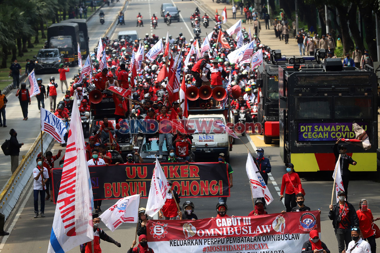 Buruh Kembali Gelar...