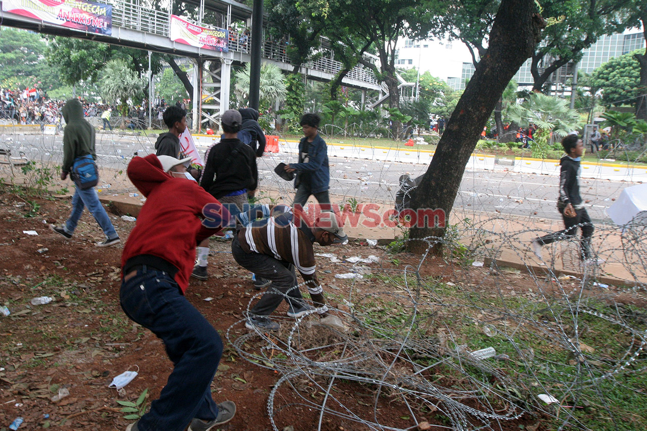 Peserta Demo Tolak UU...