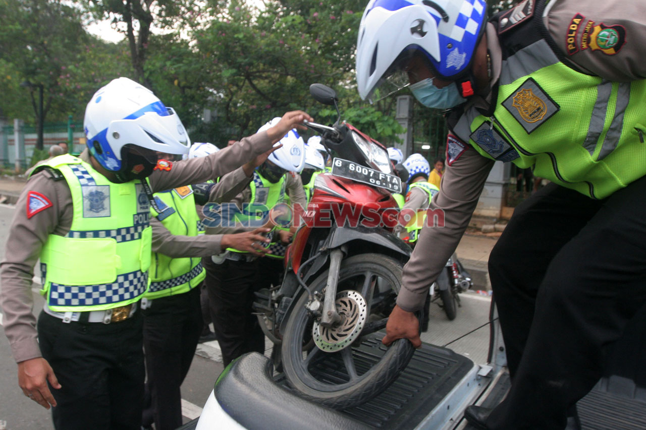 Polisi Amankan Kendaraan...