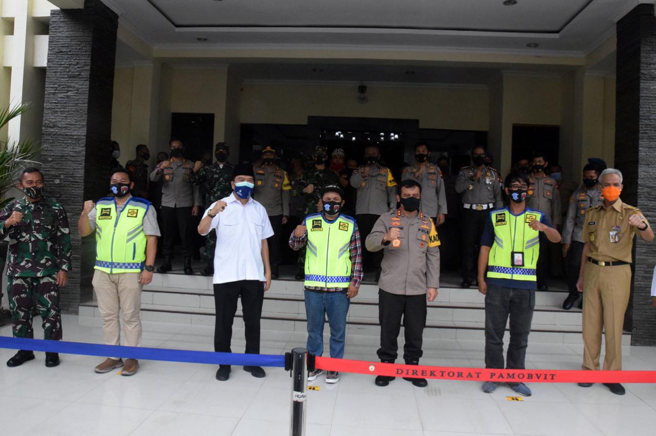 Masyarakat Jateng Deklarasi...