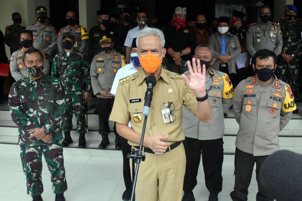 Masyarakat Jateng Deklarasi...