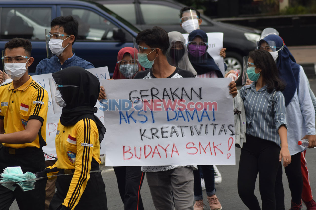 Tolak Demo Anarkis,...