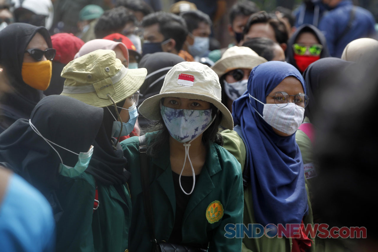 Mahasiswa Kembali Gelar...
