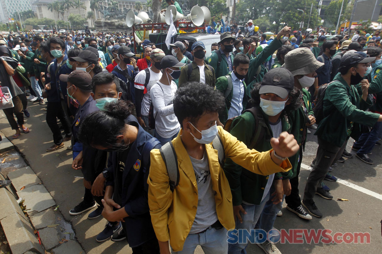 Mahasiswa Kembali Gelar...
