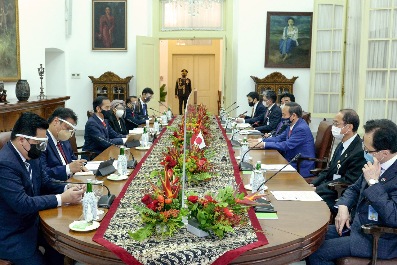 Presiden Jokowi Terima...