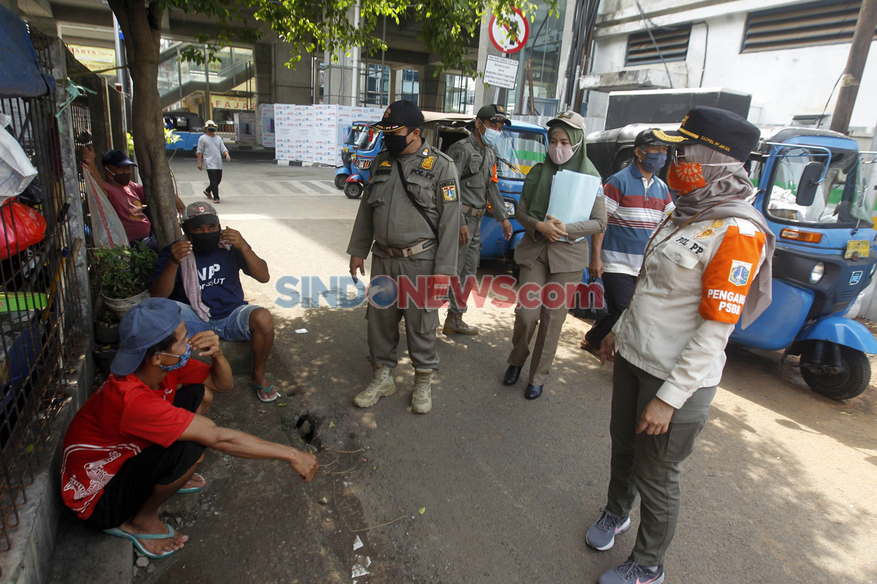 Satpol PP Pulo Gelar...