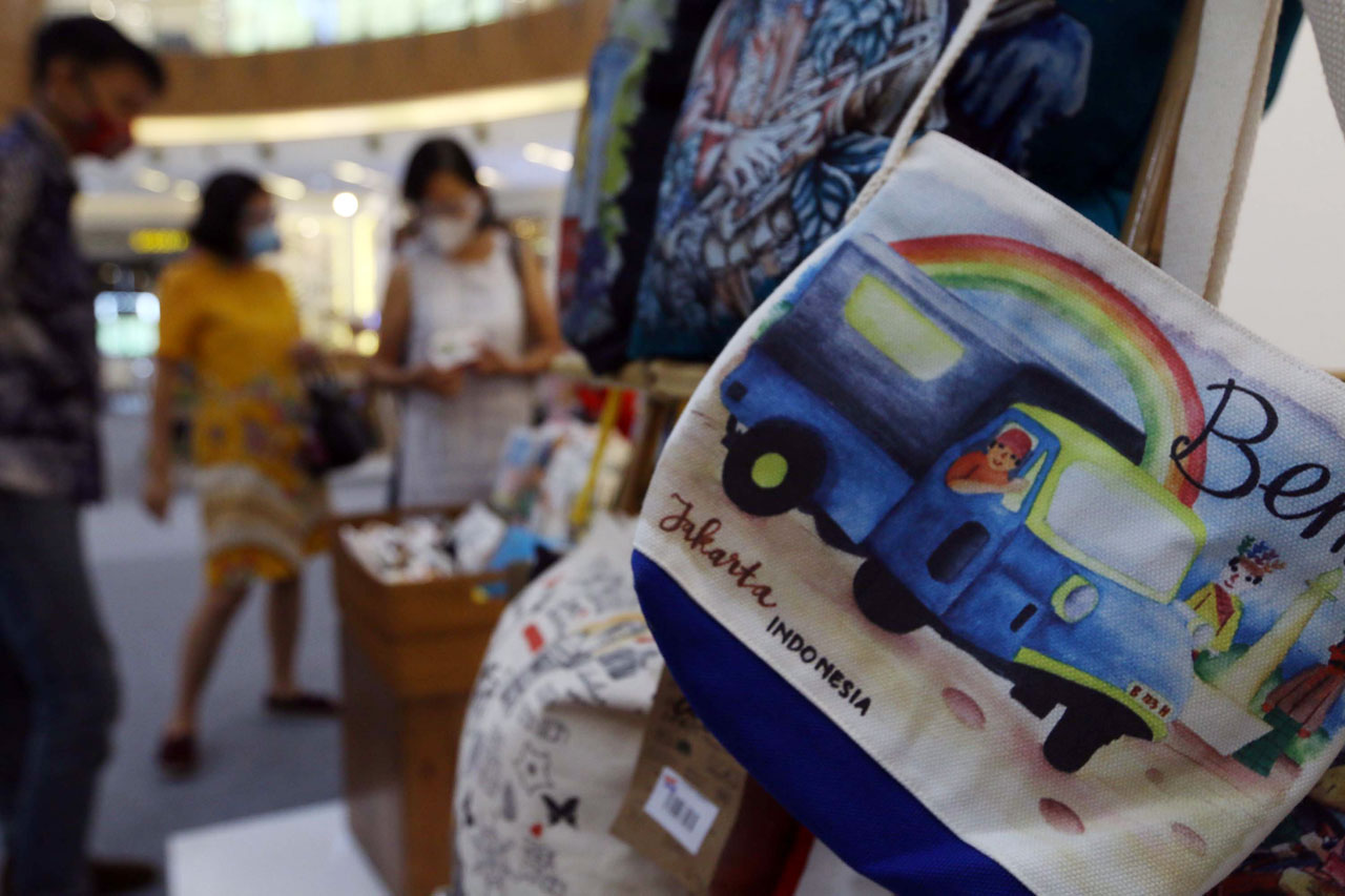 Pameran Seni Kerajinan...