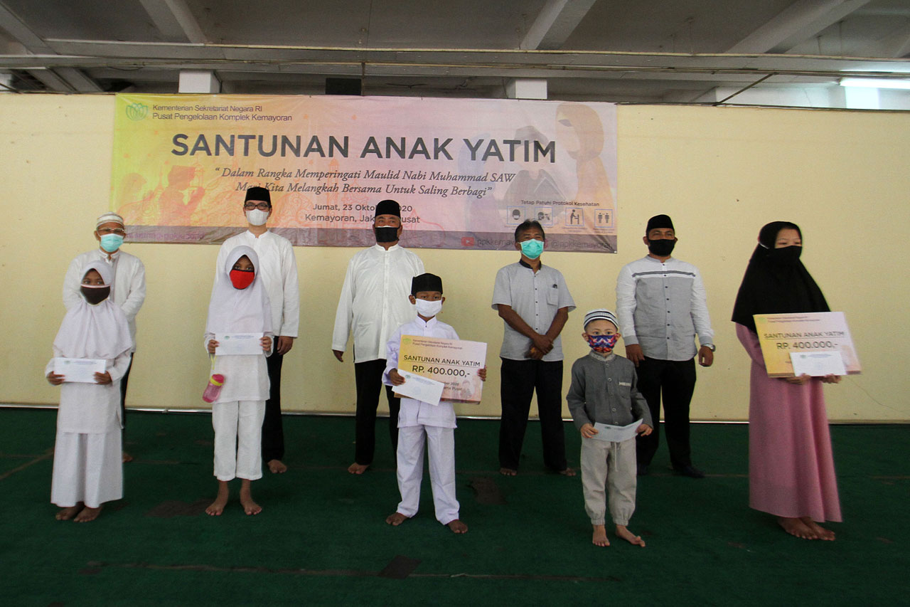 PPK Kemayoran Beri Santunan...