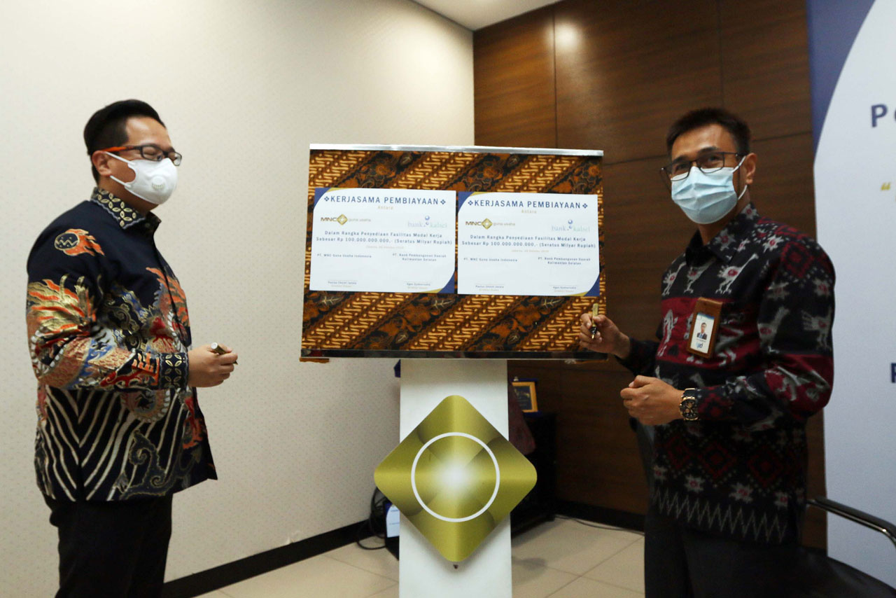 MNC Guna Usaha dan Bank...