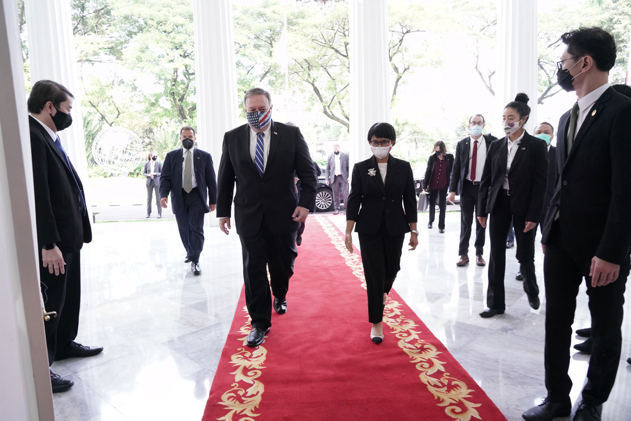 Menlu Retno Terima Kunjungan...