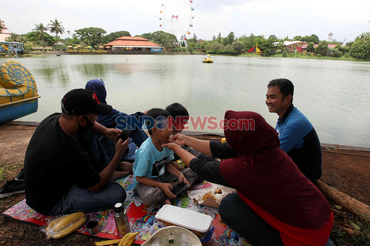 Wisatawan Padati TMII...