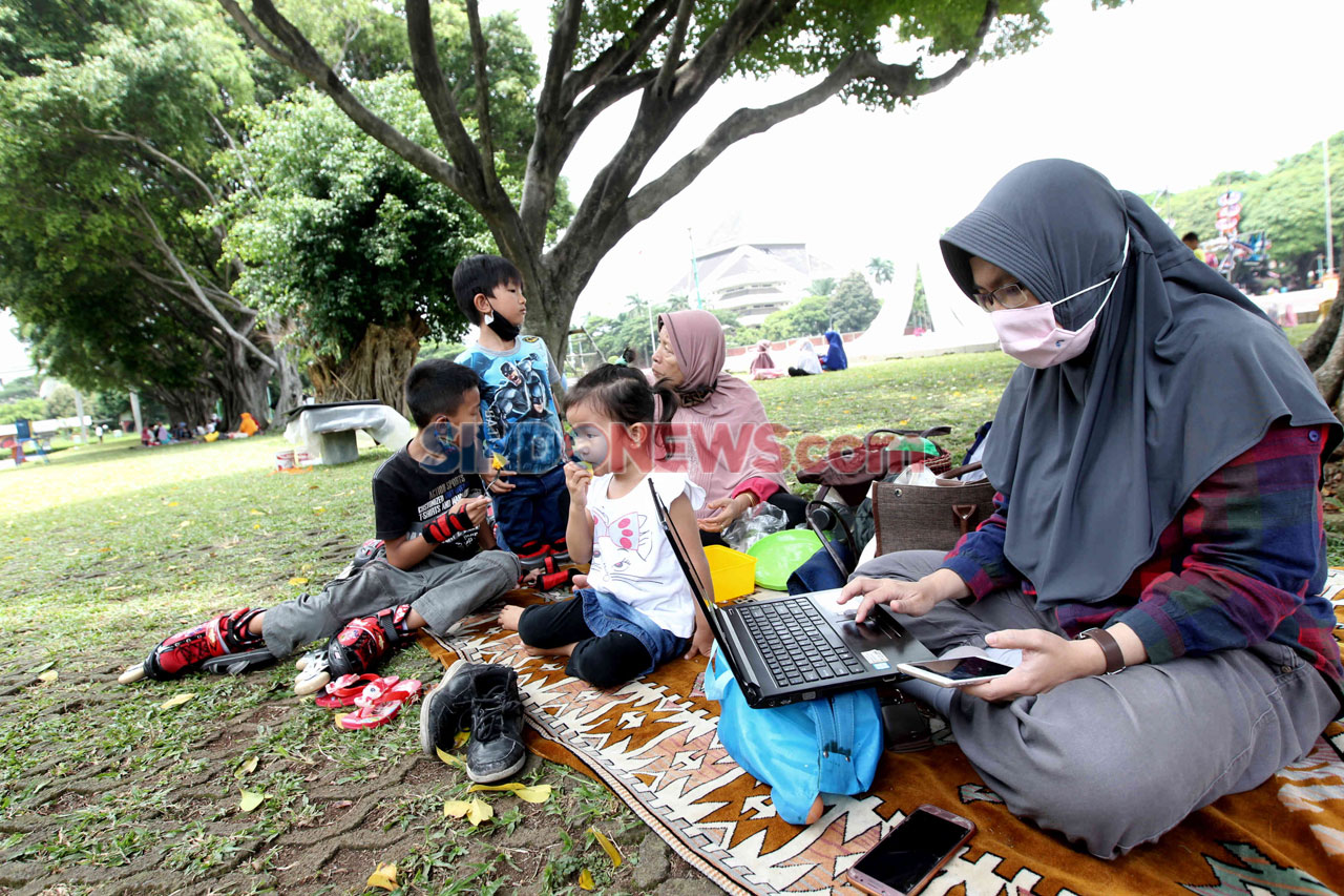Wisatawan Padati TMII...