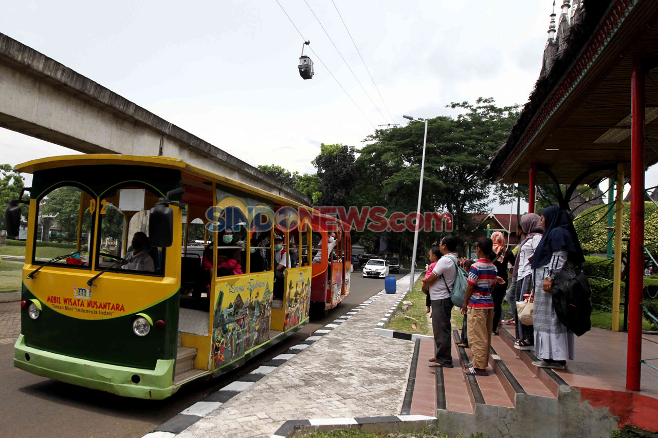 Wisatawan Padati TMII...