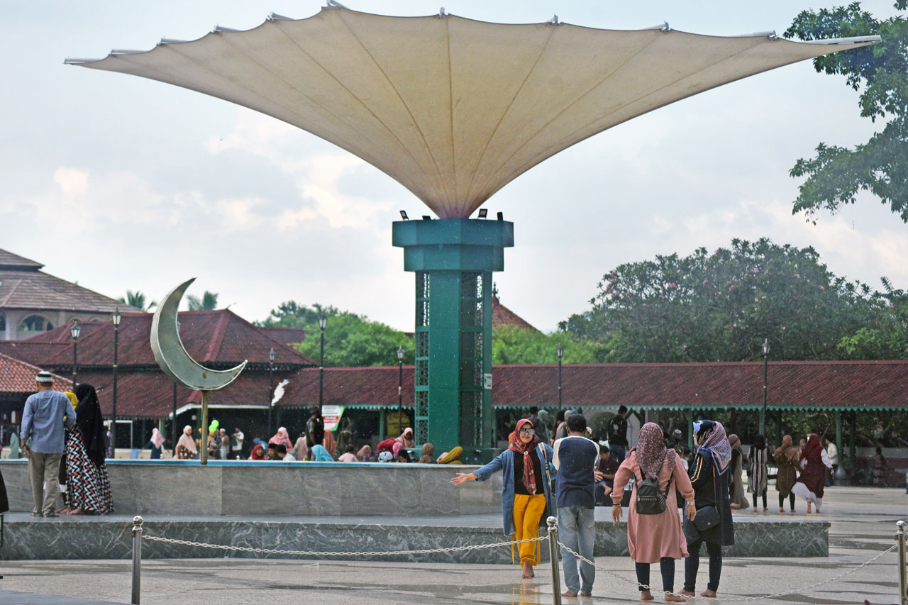 Masjid Agung Kesultanan...