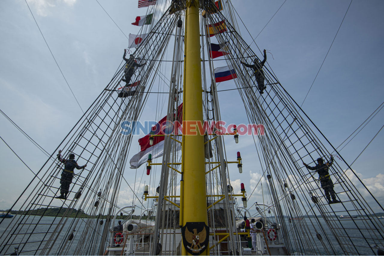 KRI Bima Suci Tiba di...