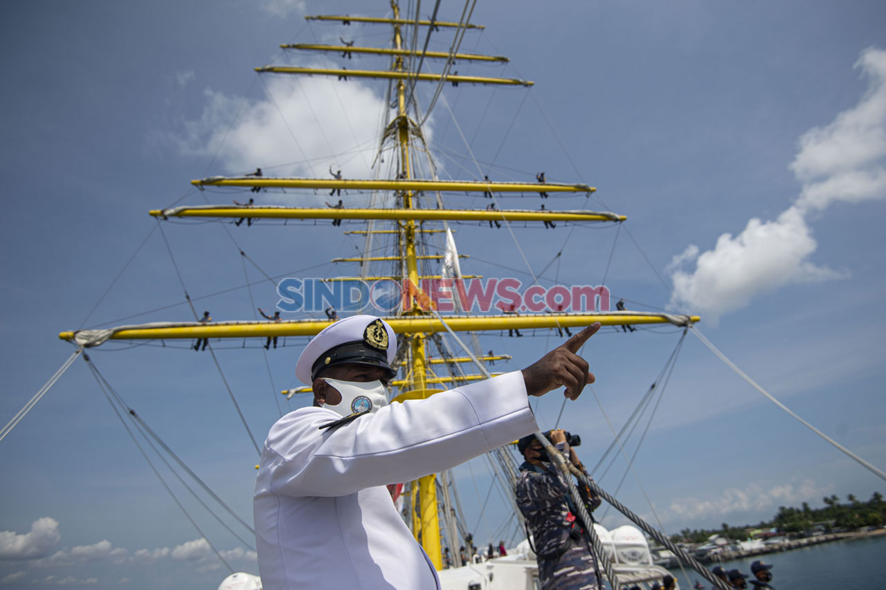 KRI Bima Suci Tiba di...
