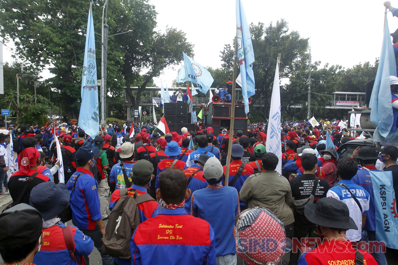 Massa Buruh Kembali...