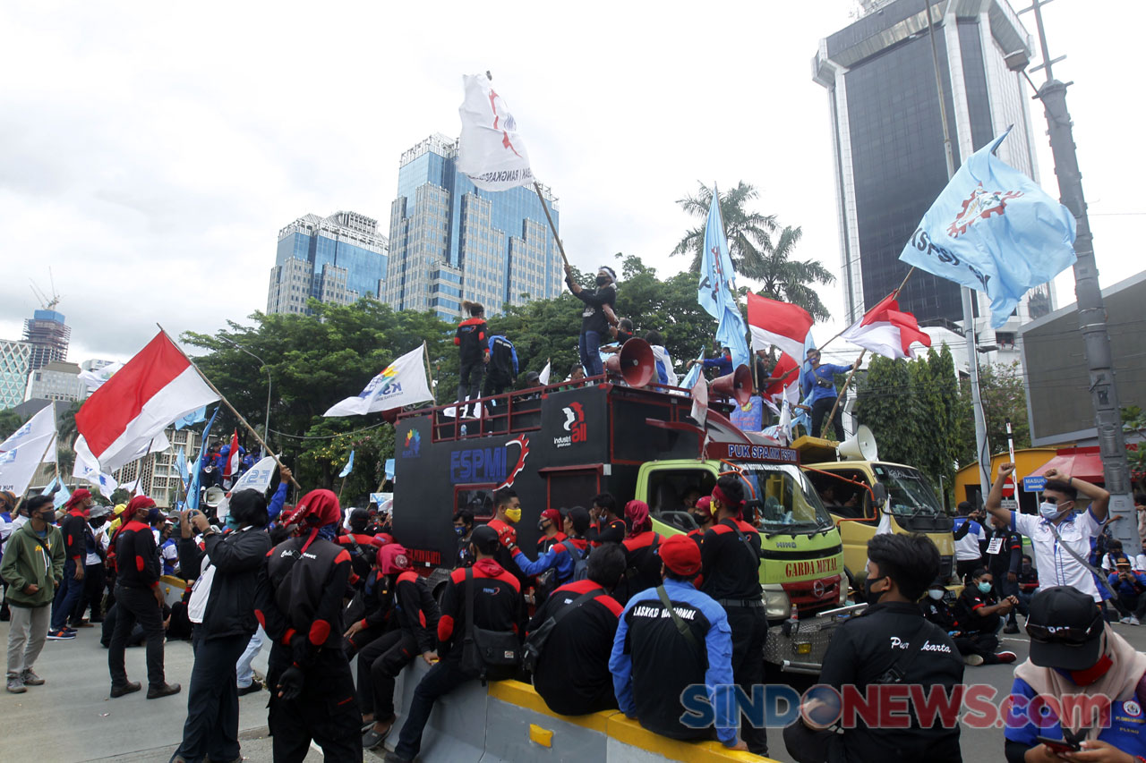 Massa Buruh Kembali...