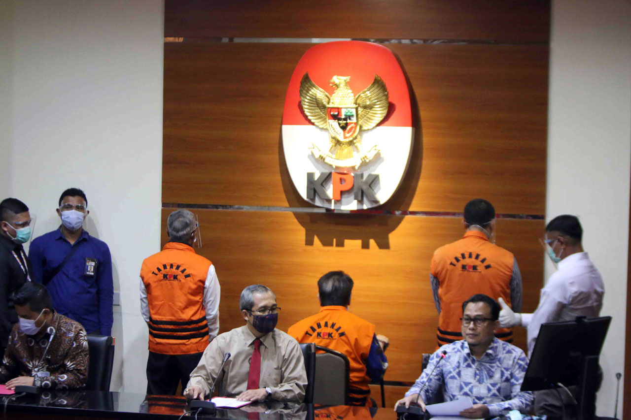 KPK Tetapkan 3 Tersangka...