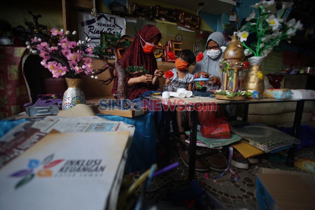 Perajin Daur Ulang Sampah...