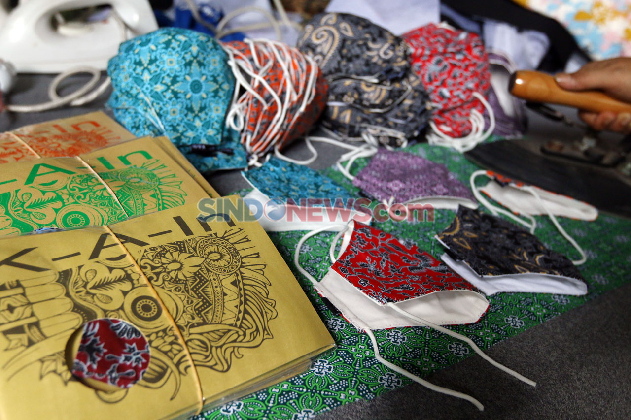 Masker Motif Batik Makin...