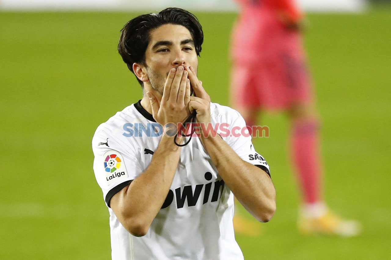 Valencia Hancurkan Real...