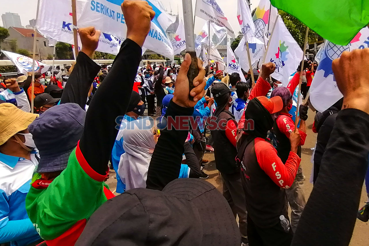 Kepung DPR, Buruh Kembali...